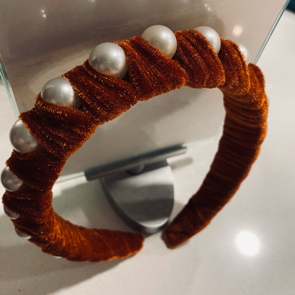 Velvety velour Pearl Headband NWOT